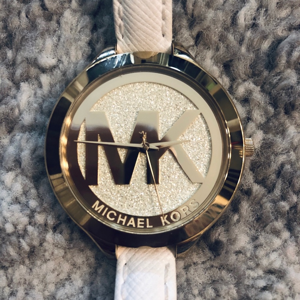 SOLD ON MER*CARI Michael Kors watch